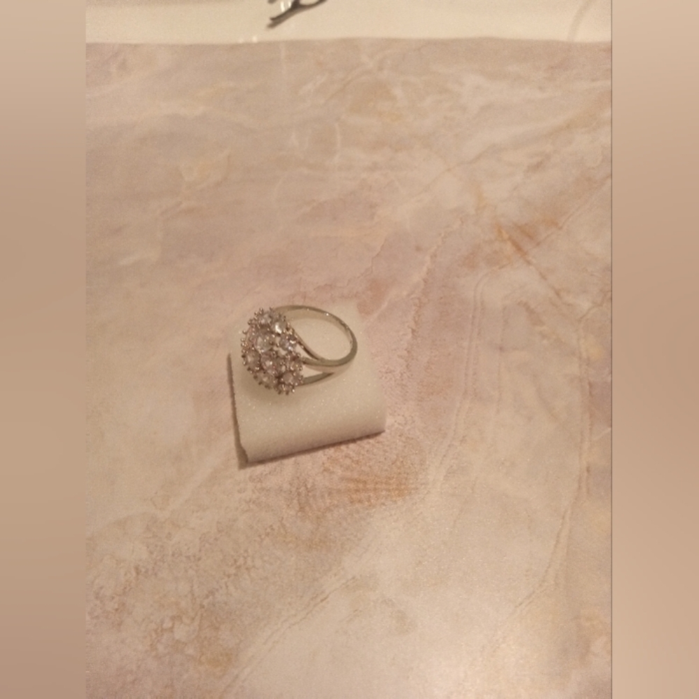 925 White Gold Diamond Cluster Ring - image 4